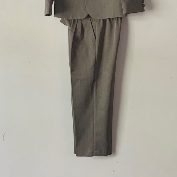 George Suit - Picture 3 of 5